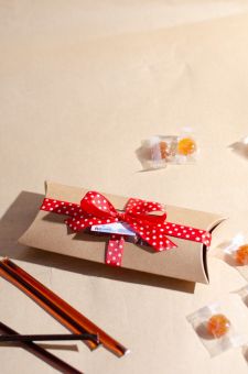 Manuka Lozenges and Honeystix in Kraft Pillowcase