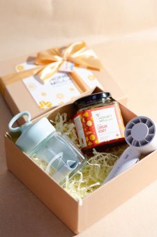 375g Honey with Bottle & Fan Gift Set